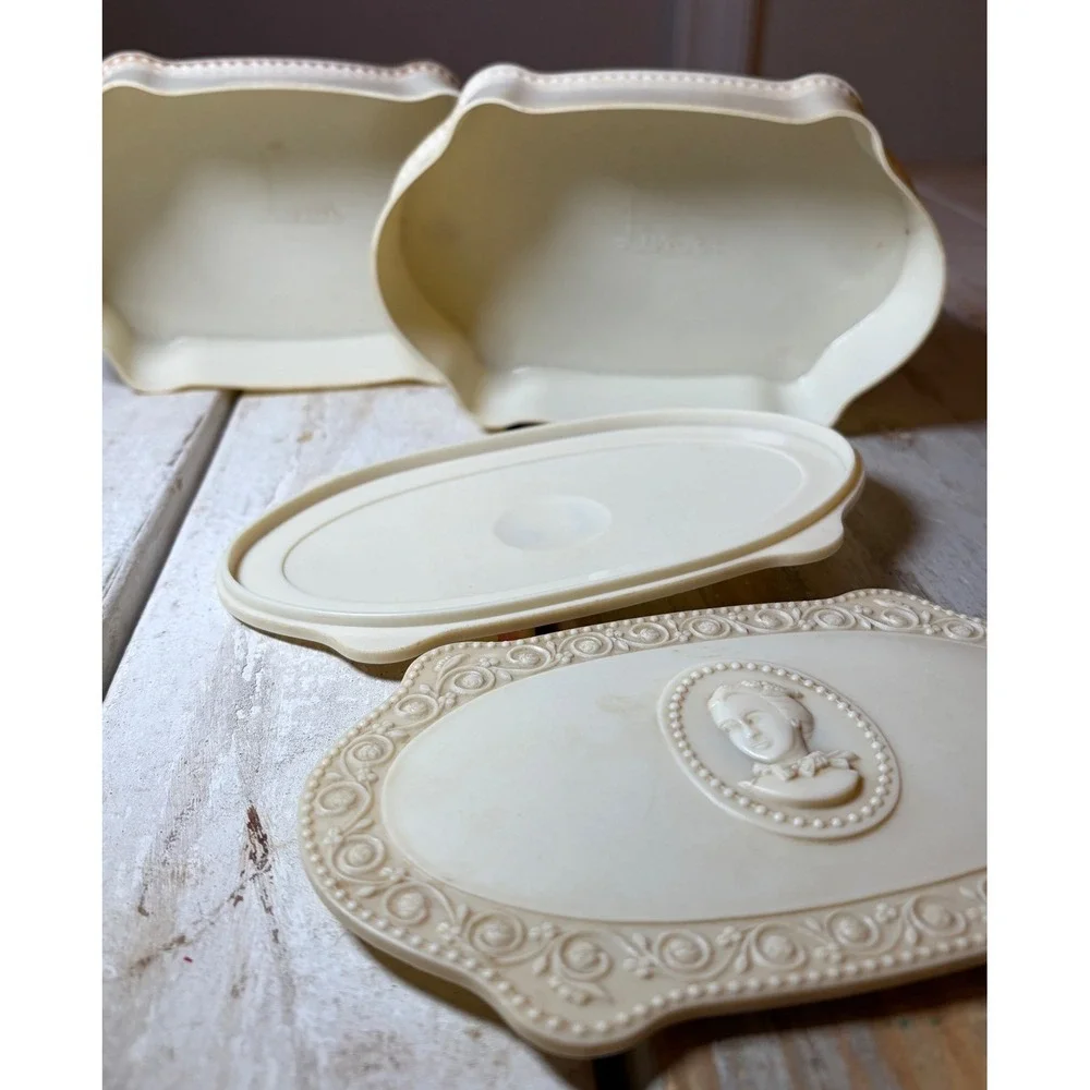 Set (2) Vintage LUXOR Vanity Trinket Dresser Boxes Cameo Design Molded Plastic